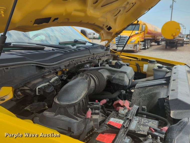 image for item NW9684 2019 Ford F350 Super Duty utility bed pickup truck