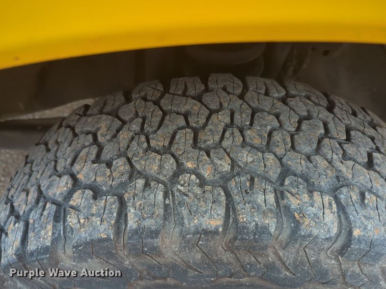 image for item NW9684 2019 Ford F350 Super Duty utility bed pickup truck