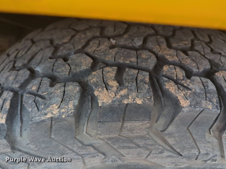 image for item NW9684 2019 Ford F350 Super Duty utility bed pickup truck