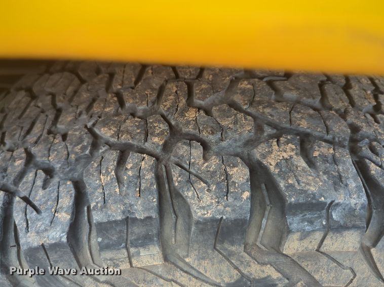 image for item NW9684 2019 Ford F350 Super Duty utility bed pickup truck