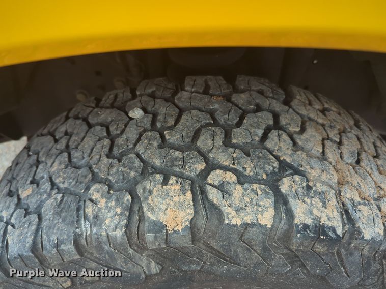 image for item NW9684 2019 Ford F350 Super Duty utility bed pickup truck