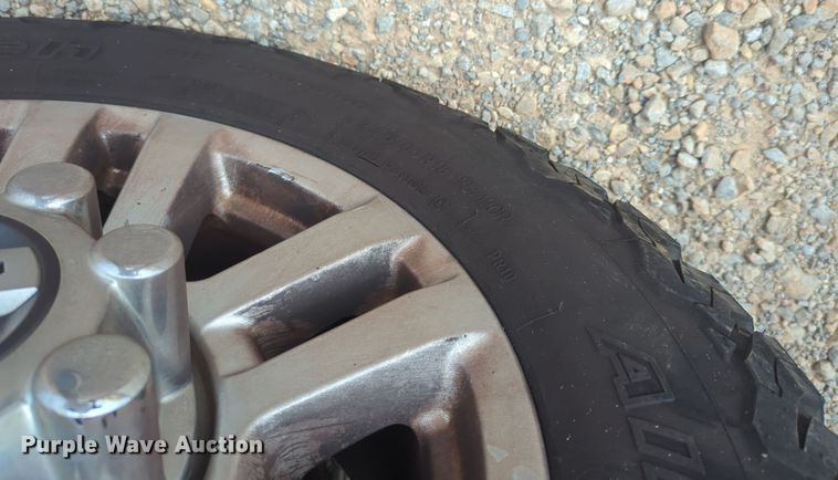 image for item NW9684 2019 Ford F350 Super Duty utility bed pickup truck