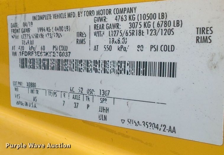 image for item NW9684 2019 Ford F350 Super Duty utility bed pickup truck