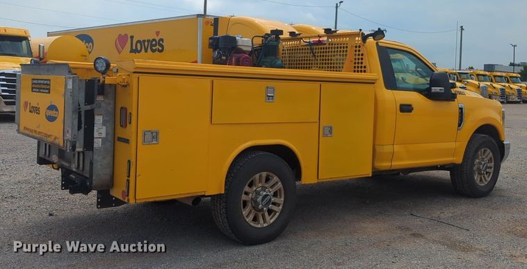 image for item NW9685 2019 Ford  F350 Super Duty utility bed pickup truck