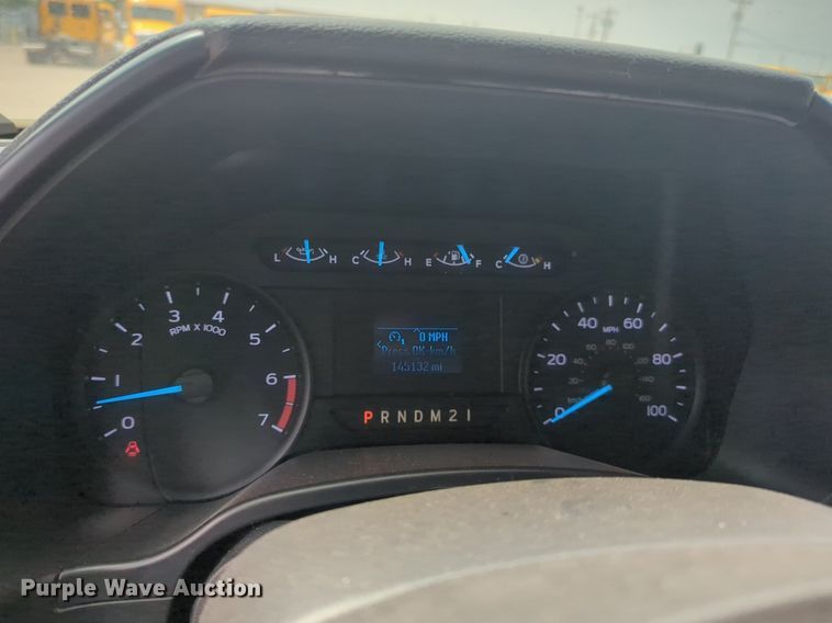 image for item NW9685 2019 Ford  F350 Super Duty utility bed pickup truck