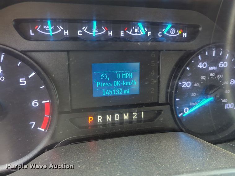 image for item NW9685 2019 Ford  F350 Super Duty utility bed pickup truck