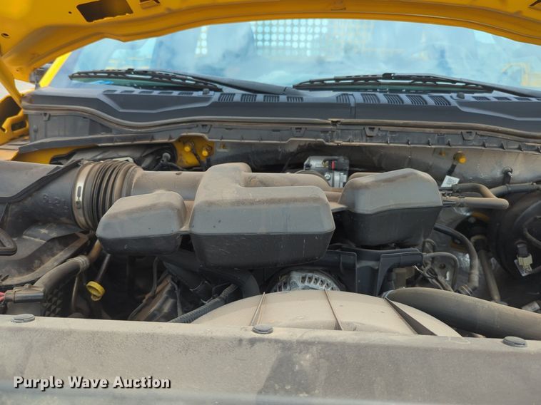 image for item NW9685 2019 Ford  F350 Super Duty utility bed pickup truck