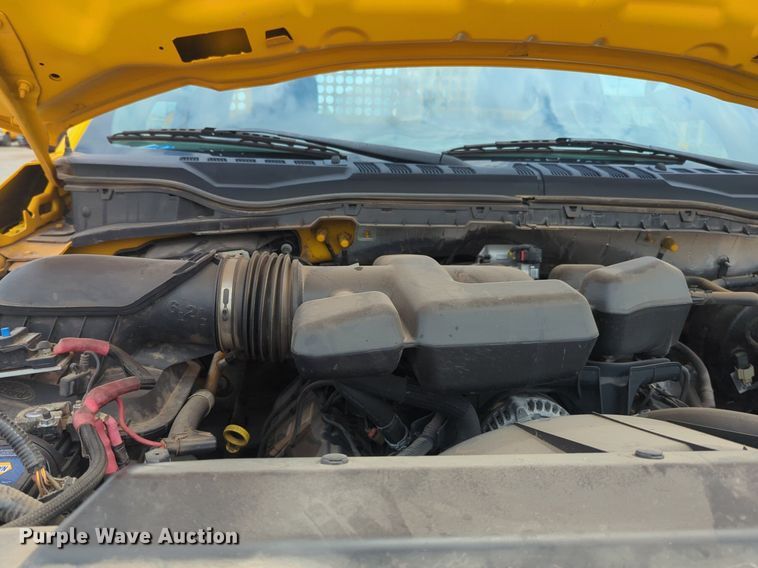 image for item NW9685 2019 Ford  F350 Super Duty utility bed pickup truck