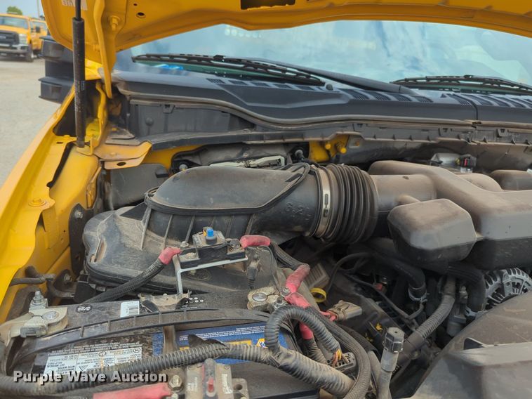 image for item NW9685 2019 Ford  F350 Super Duty utility bed pickup truck