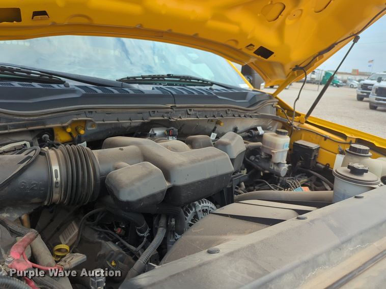 image for item NW9685 2019 Ford  F350 Super Duty utility bed pickup truck