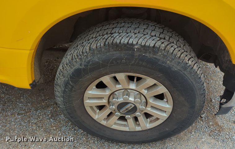 image for item NW9685 2019 Ford  F350 Super Duty utility bed pickup truck