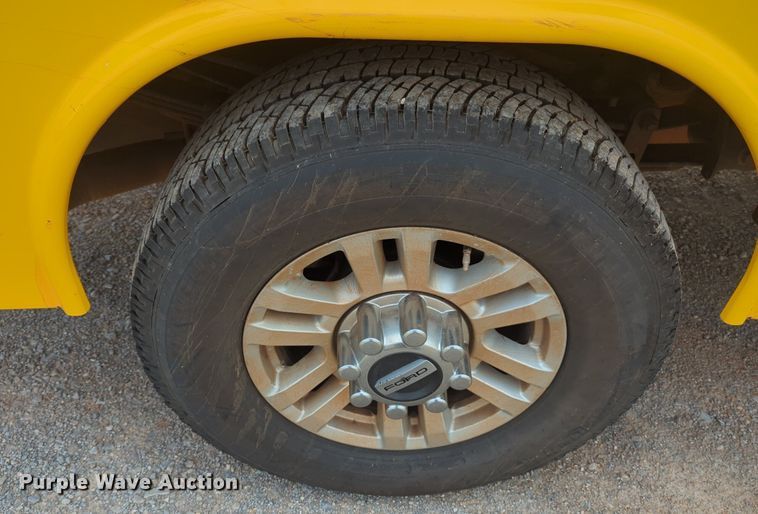 image for item NW9685 2019 Ford  F350 Super Duty utility bed pickup truck