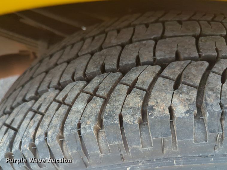 image for item NW9685 2019 Ford  F350 Super Duty utility bed pickup truck