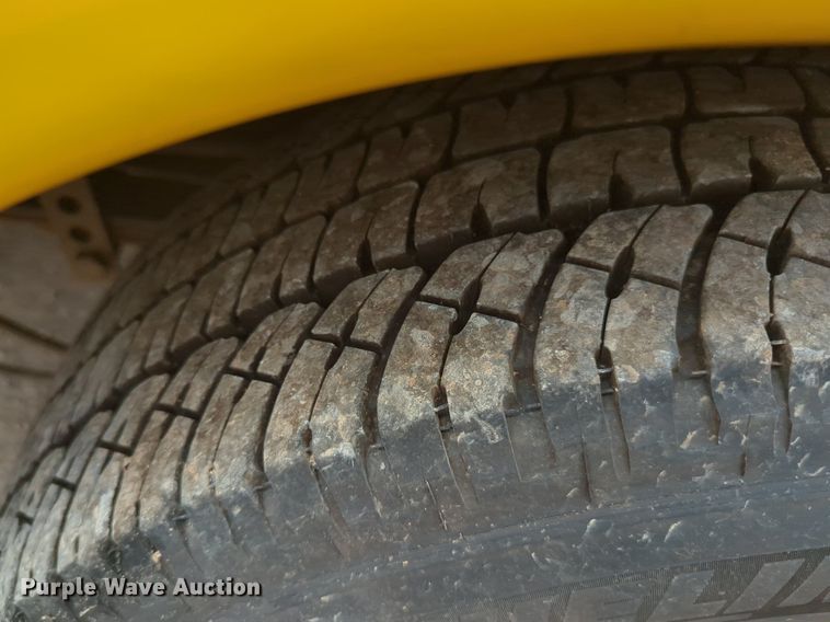 image for item NW9685 2019 Ford  F350 Super Duty utility bed pickup truck