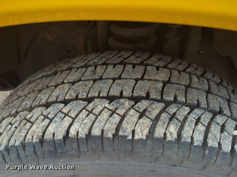 image for item NW9685 2019 Ford  F350 Super Duty utility bed pickup truck