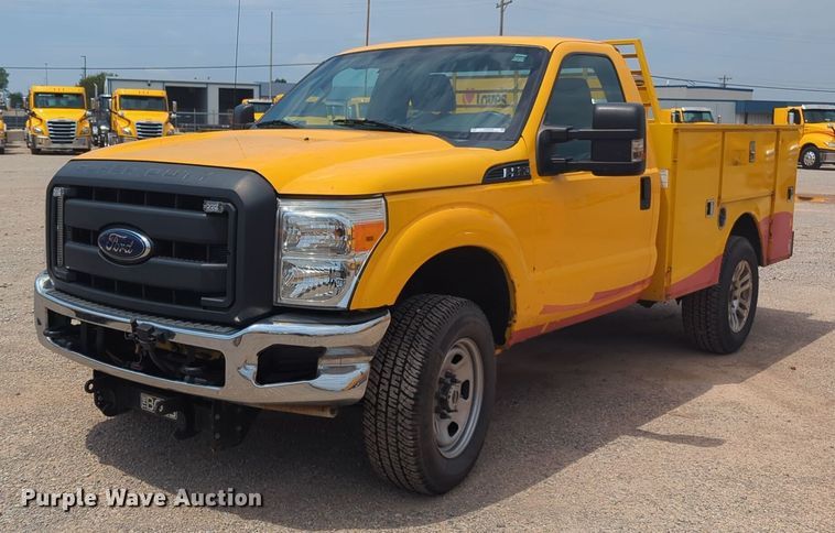 image for item NW9690 2015 Ford  F350 Super Duty utility bed pickup truck