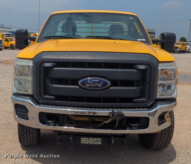 image for item NW9690 2015 Ford  F350 Super Duty utility bed pickup truck