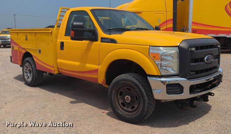 image for item NW9690 2015 Ford  F350 Super Duty utility bed pickup truck