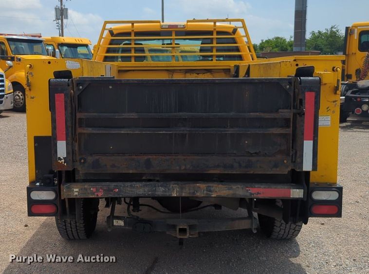 image for item NW9690 2015 Ford  F350 Super Duty utility bed pickup truck