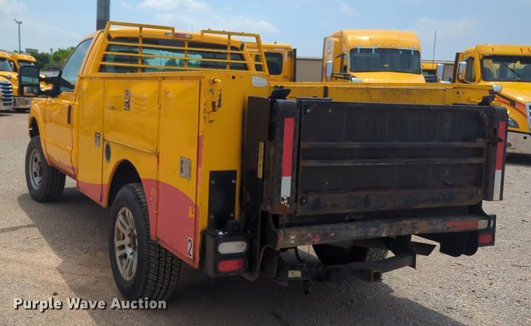 image for item NW9690 2015 Ford  F350 Super Duty utility bed pickup truck