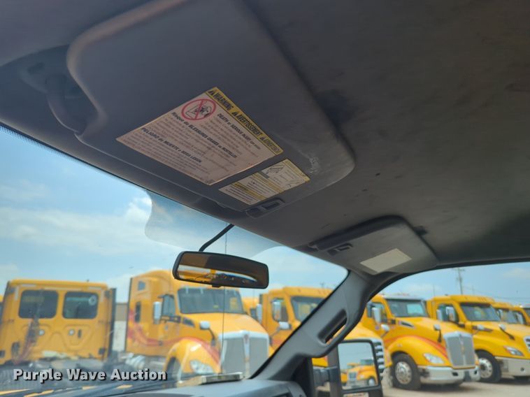 image for item NW9690 2015 Ford  F350 Super Duty utility bed pickup truck