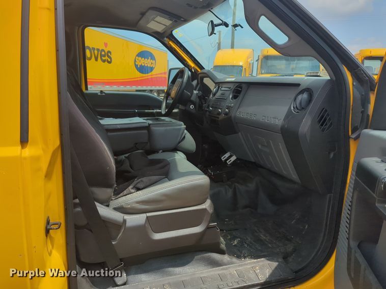 image for item NW9690 2015 Ford  F350 Super Duty utility bed pickup truck