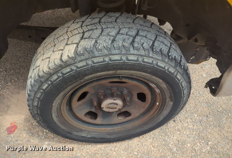 image for item NW9690 2015 Ford  F350 Super Duty utility bed pickup truck