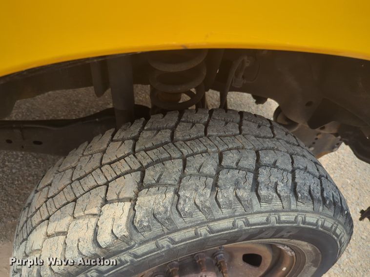 image for item NW9690 2015 Ford  F350 Super Duty utility bed pickup truck