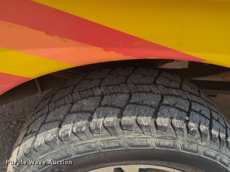 image for item NW9690 2015 Ford  F350 Super Duty utility bed pickup truck