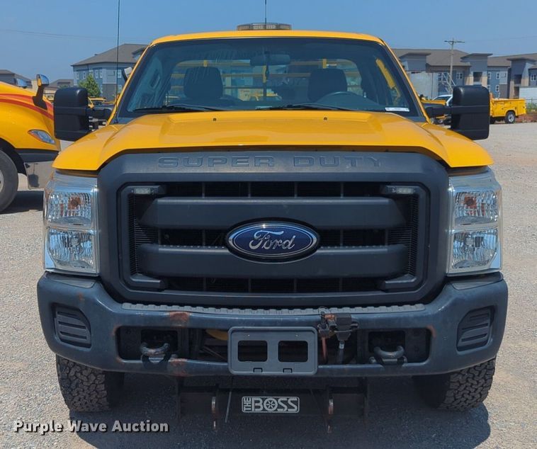 image for item NW9691 2015 Ford  F350 Super Duty utility bed pickup truck