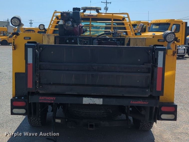 image for item NW9691 2015 Ford  F350 Super Duty utility bed pickup truck