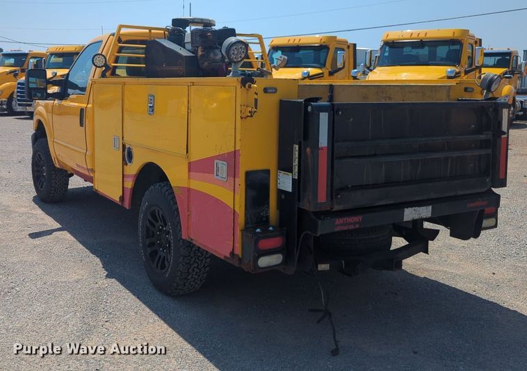 image for item NW9691 2015 Ford  F350 Super Duty utility bed pickup truck