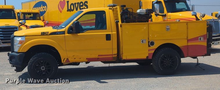 image for item NW9691 2015 Ford  F350 Super Duty utility bed pickup truck