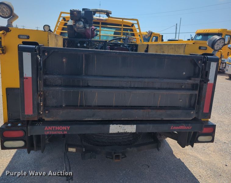 image for item NW9691 2015 Ford  F350 Super Duty utility bed pickup truck