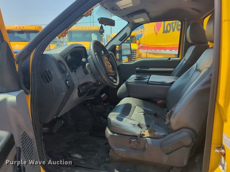 image for item NW9691 2015 Ford  F350 Super Duty utility bed pickup truck