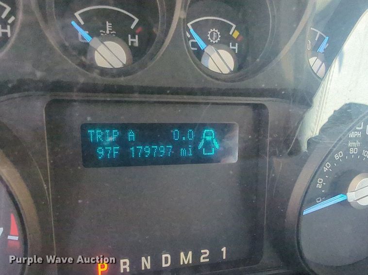 image for item NW9691 2015 Ford  F350 Super Duty utility bed pickup truck