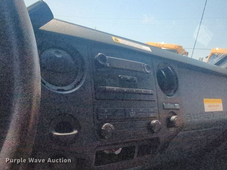 image for item NW9691 2015 Ford  F350 Super Duty utility bed pickup truck