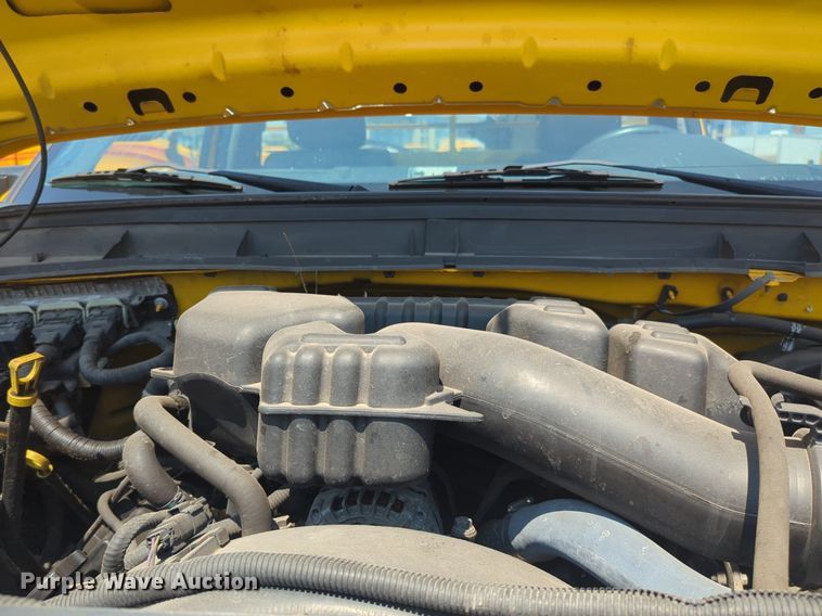 image for item NW9691 2015 Ford  F350 Super Duty utility bed pickup truck