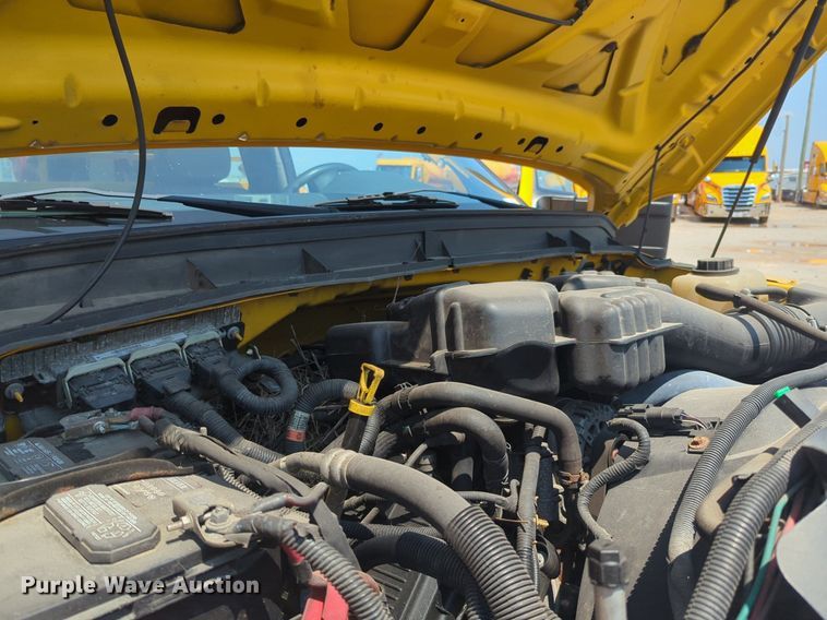 image for item NW9691 2015 Ford  F350 Super Duty utility bed pickup truck