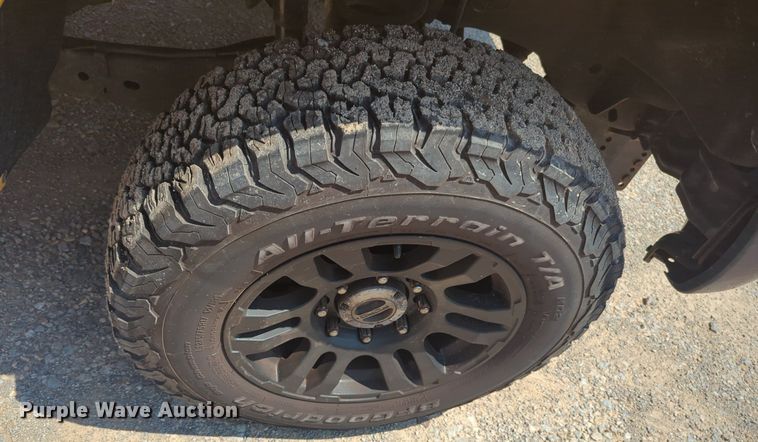 image for item NW9691 2015 Ford  F350 Super Duty utility bed pickup truck