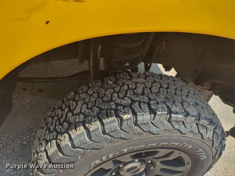 image for item NW9691 2015 Ford  F350 Super Duty utility bed pickup truck