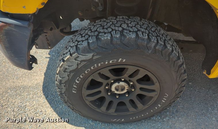 image for item NW9691 2015 Ford  F350 Super Duty utility bed pickup truck