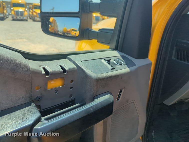 image for item NW9692 2017 Ford F350 Super Duty utility bed pickup truck