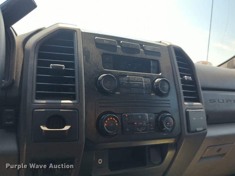 image for item NW9692 2017 Ford F350 Super Duty utility bed pickup truck