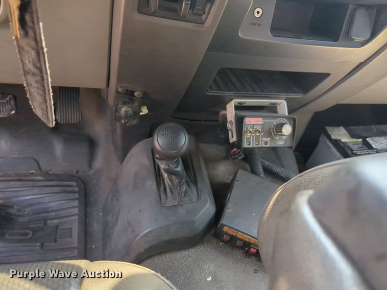 image for item NW9692 2017 Ford F350 Super Duty utility bed pickup truck