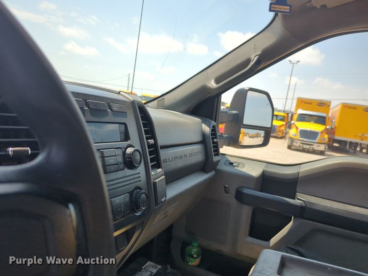 image for item NW9692 2017 Ford F350 Super Duty utility bed pickup truck