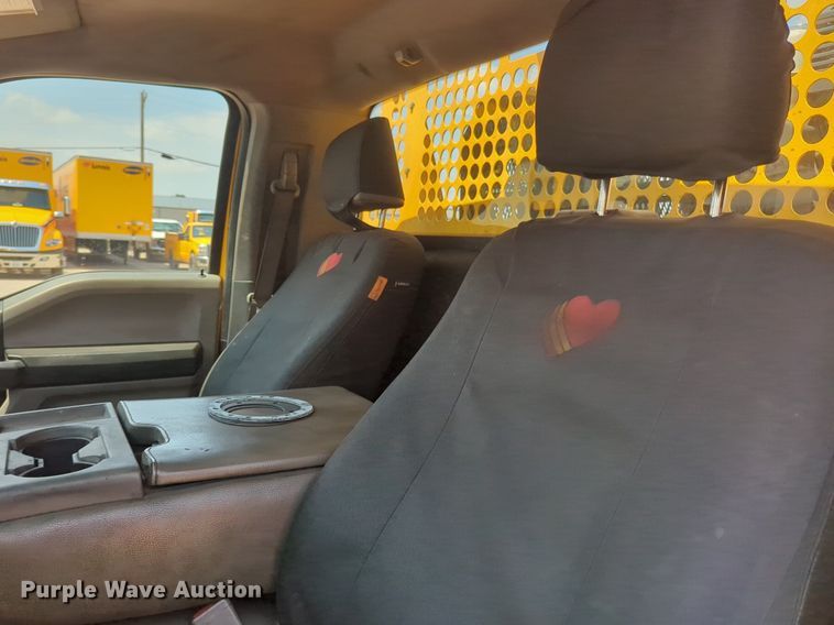 image for item NW9692 2017 Ford F350 Super Duty utility bed pickup truck