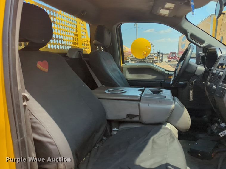 image for item NW9692 2017 Ford F350 Super Duty utility bed pickup truck