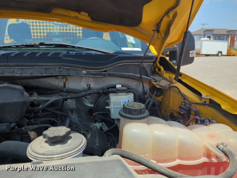 image for item NW9692 2017 Ford F350 Super Duty utility bed pickup truck