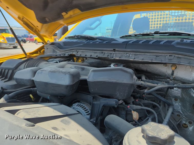 image for item NW9692 2017 Ford F350 Super Duty utility bed pickup truck